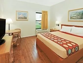 Super 8 By Wyndham Il *